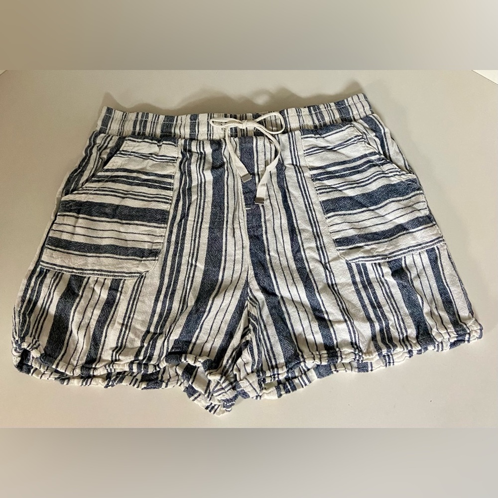 Time & Tru linen shorts